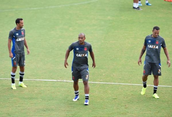 Nen, Rodrigo e Lus Fabiano no treino do Vasco