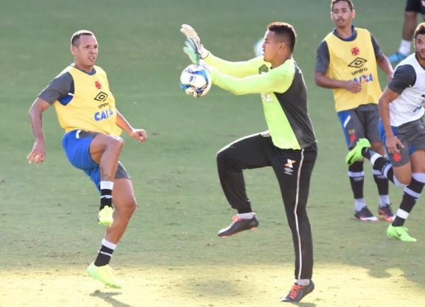 Luis Fabiano no treino do Vasco