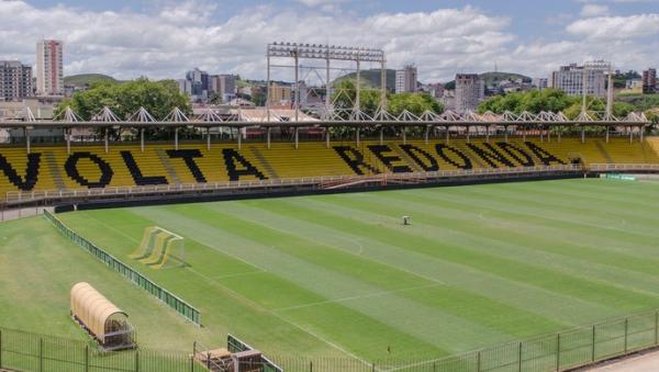 Estdio Raulino de Oliveira, em Volta Redonda, onde Flamengo e Vasco se enfrentam neste sbado