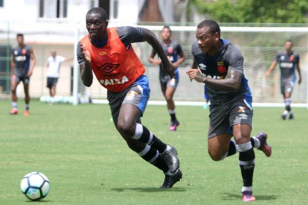 Manga tenta se livrar da marcao de Jomar