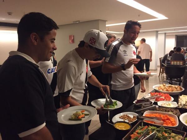 Volante Jean d dicas de alimentao para os scios-torcedores