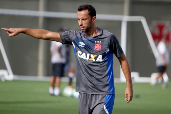 Nen volta ao time vascano contra o Vitria