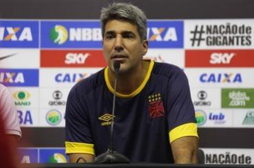 Ded falou com os jornalistas