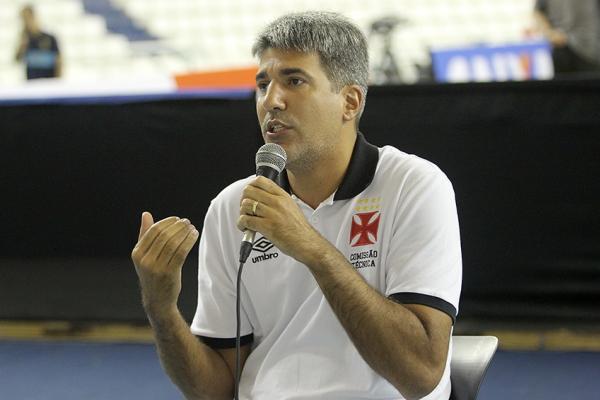 Ded durante a palestra em Manaus