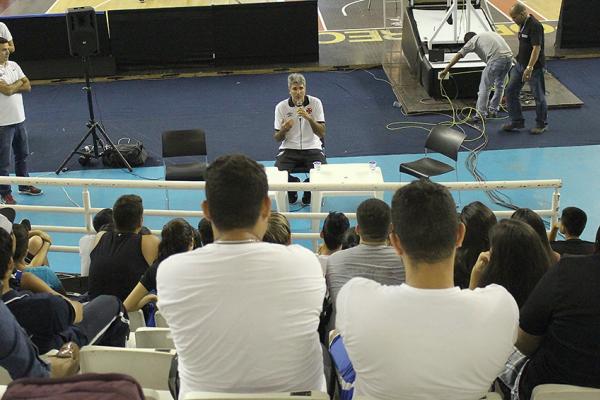 Ded conversa com o pblico