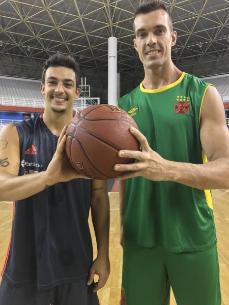 Fischer e Murilo, de Flamengo e Vasco, juntos antes do clssico do NBB