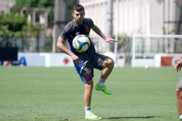 Wagner pode retornar ao time contra o Maca