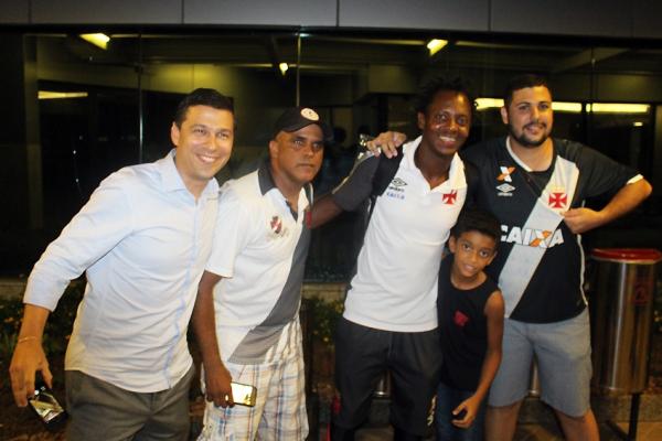 Andrezinho faz a alegria dos scios-torcedores vascanos