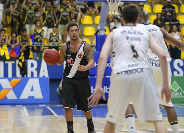 Palacios em ao pelo Cruzmaltino