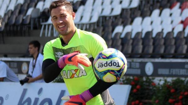 Martn Silva deve enfrentar Neymar pela primeira vez