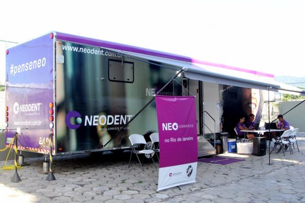 Unidade mvel da Neodent est localizada ao lado do Campo Anexo