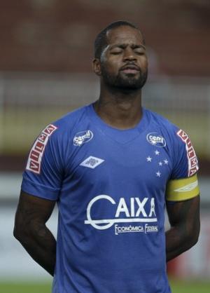 Ded se emociona em retorno aos gramados