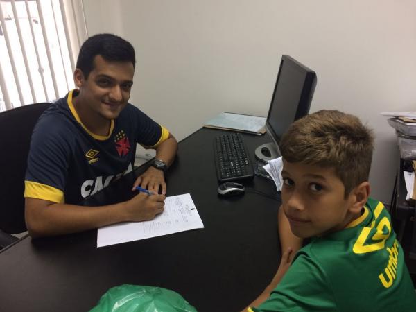 Nutricionista Paulo Cavalcante inicia acompanhamento de Lus Gustavo (mirim)