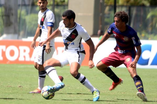 Arthur foi um dos jogadores expulsos na partida