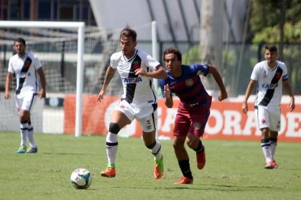 Bruno Cosendey marcou o gol de empate no segundo tempo