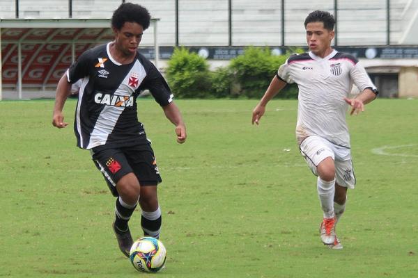 No Vasco desde 2013, Sergipe foi um dos destaques da estreia no Estadual