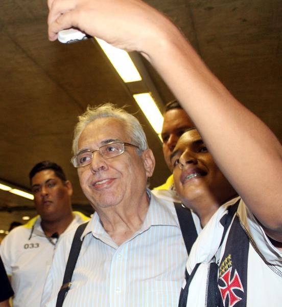 Presidente recebe o carinho da torcida na capital federal