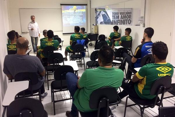 Juniores assistem palestra sobre doping esportivo