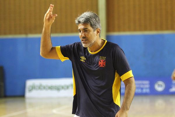 Ded comanda o treinamento em So Paulo