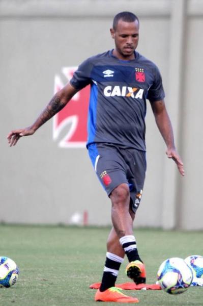 Luis Fabiano vai ao sexto jogo pelo Vasco