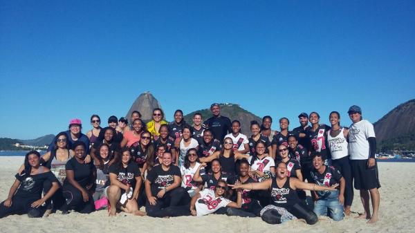 Meninas da Colina festejam o título