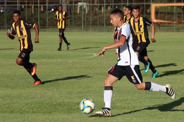 Guilherme teve boa atuao no segundo tempo