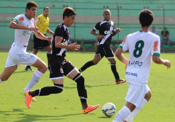 Bruno Cosendey em ao contra o Coelho em 2014