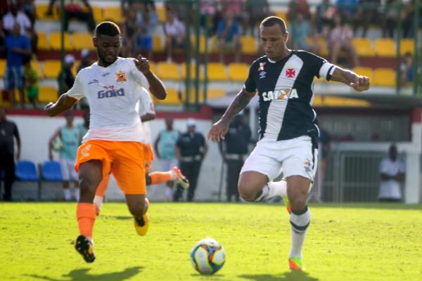 Luis Fabiano contra o Nova Iguau