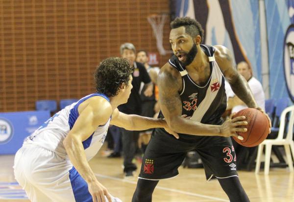David Jackson em ao contra o Pinheiros