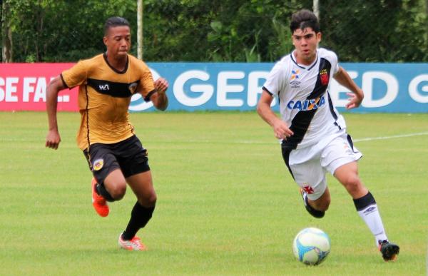 Dudu puxa jogada de ataque do Gigante da Colina