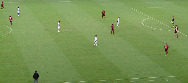 Organizao ttica do Vasco evoluiu com Milton Mendes