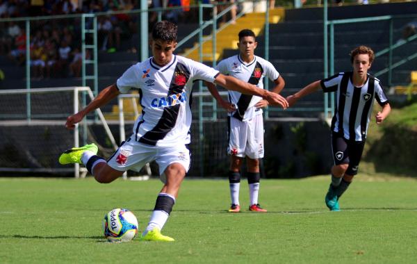 Matheus Lima abriu o placar no primeiro tempo