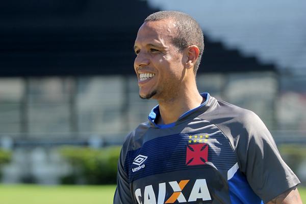 Luis Fabiano retorna ao time neste domingo