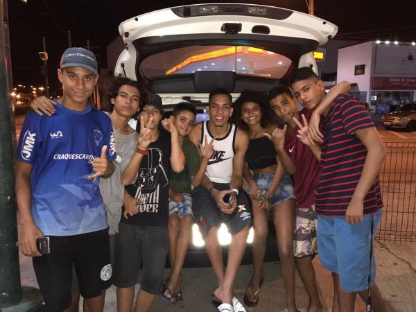 Gilberto, lateral do Vasco, com familiares