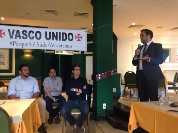 Segundo colocado nas ltimas eleies, Julio Brandt esteve na reunio da oposio no Monte Lbano