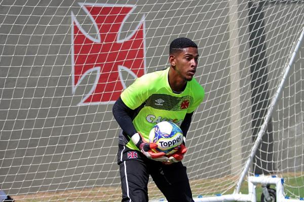 Joo Pedro, titular do sub-20, suando a camisa em atividade do profissional