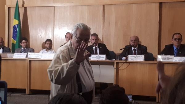 Eurico Miranda chegou na Alerj no meio da audincia pblica desta quinta-feira