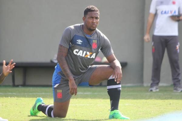 Thalles perdeu espao com chegada de Luis Fabiano
