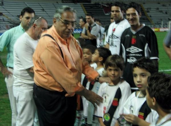 Presidente Eurico Miranda, Mateus Vital e Andrey em 2005