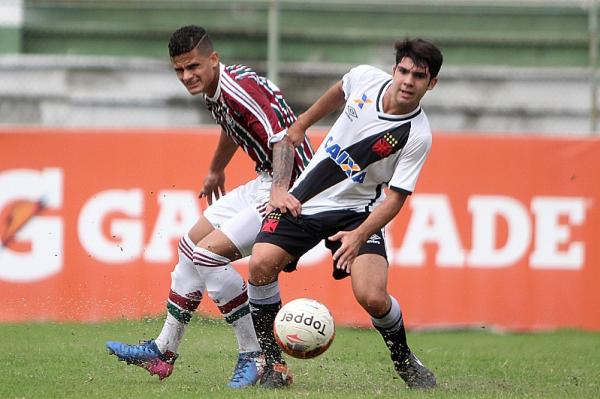 Dudu em ao diante do Fluminense