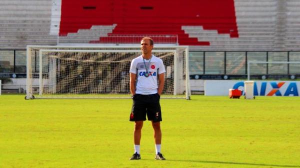 Milton Mendes est cada vez mais  vontade no Vasco