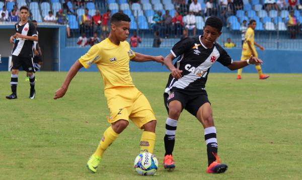 Victor Gabriel marcou na estreia do sub-14