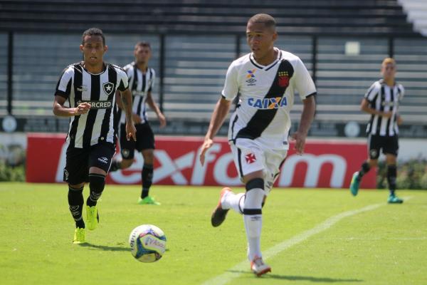 Pedro Bezerra ser titular na estreia da Taa Rio