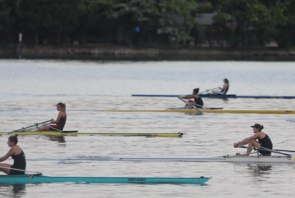 Federação de Remo do Rio promove a primeira etapa do Campeonato Estadual de Remo 2017, com participação de cerca de 200 atletas e entrada franca.