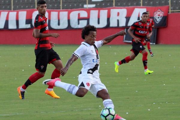 Paulo Vitor foi integrado ao elenco profissional