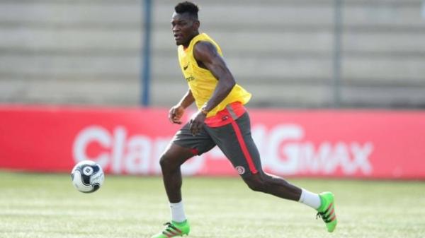 Paulão, zagueiro do Internacional, está próximo do Vasco