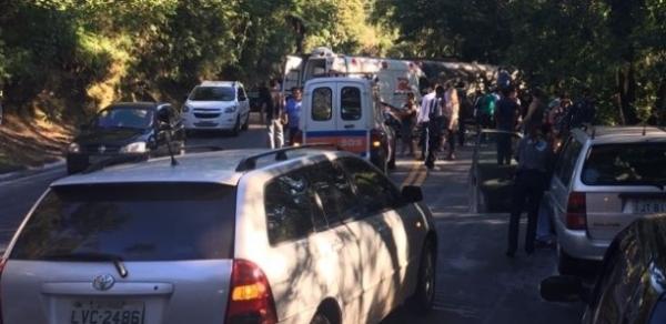 Equipes médicas foram acionadas e trânsito ficou confuso na região do acidente