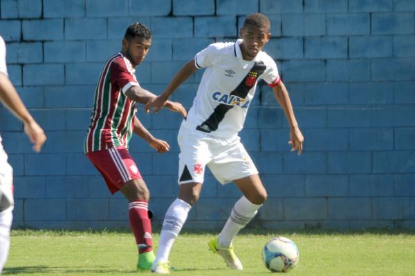 João Victor também balançou as redes em São João do Meriti