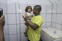 Marcelinho bateu fotos até com crianças pequenas