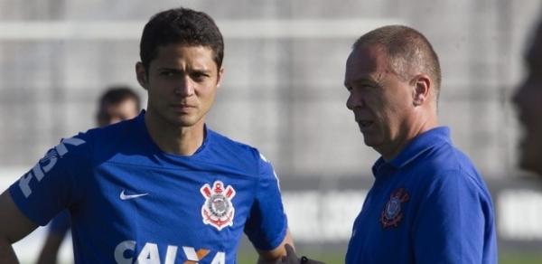 Anderson Martins durante passagem pelo Corinthians em 2014